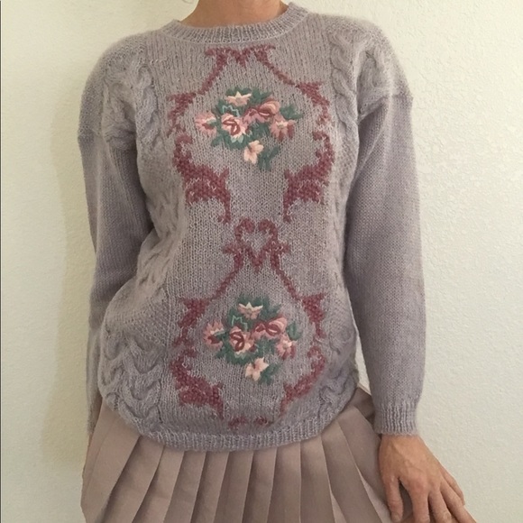 🦄VTG lavender mohair cottage core sweater - Picture 2 of 9